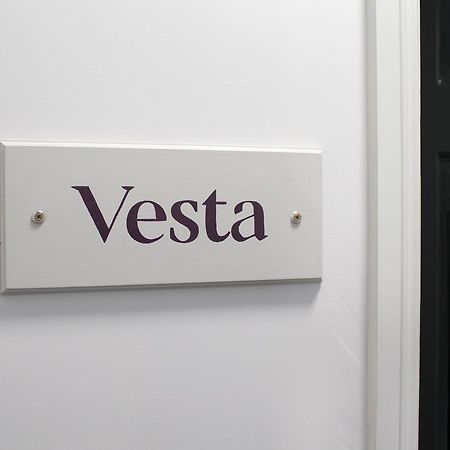 Vesta Central Bath Apartment Buitenkant foto